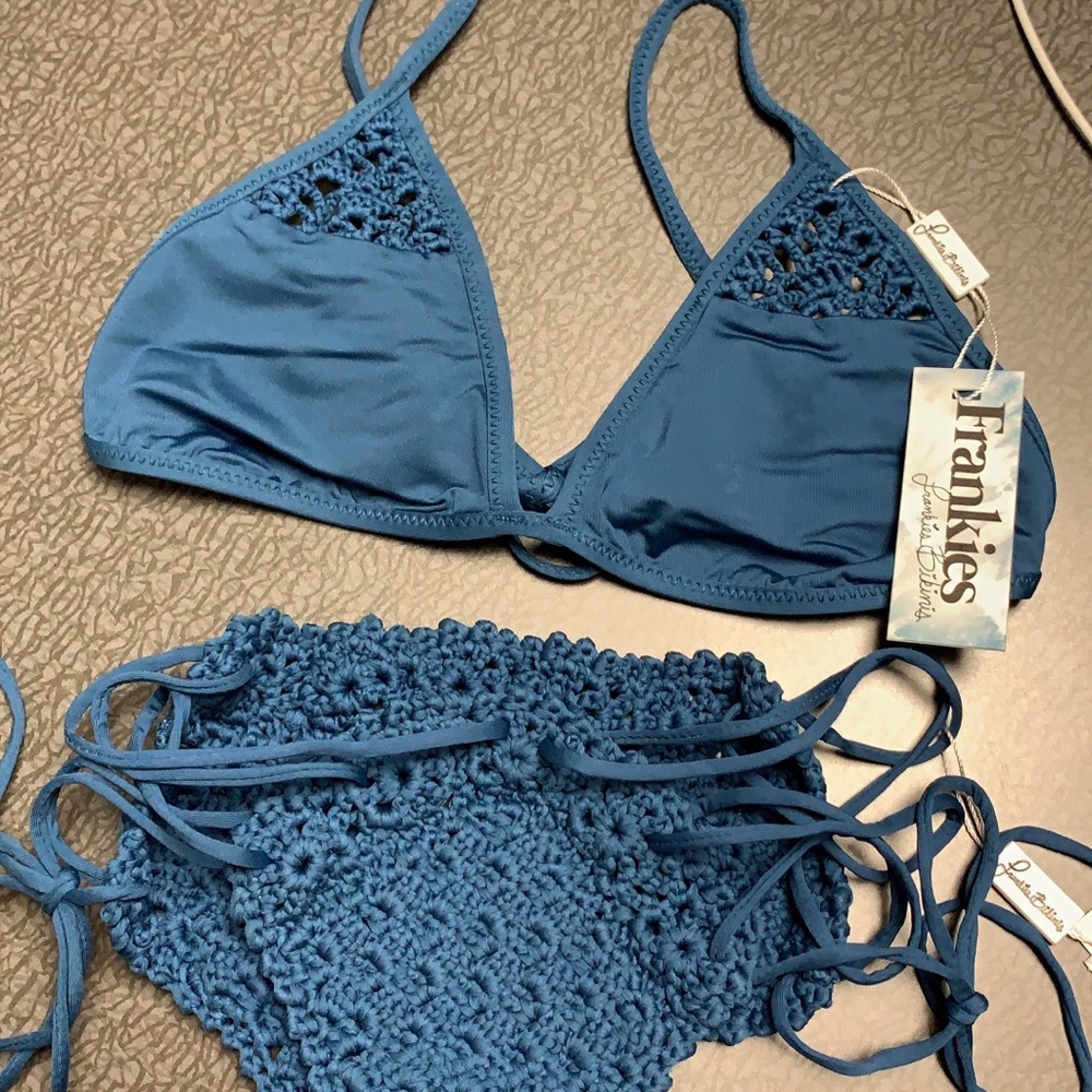 Frankie’s Bikinis Tanner Top L - Jessie Bottom S